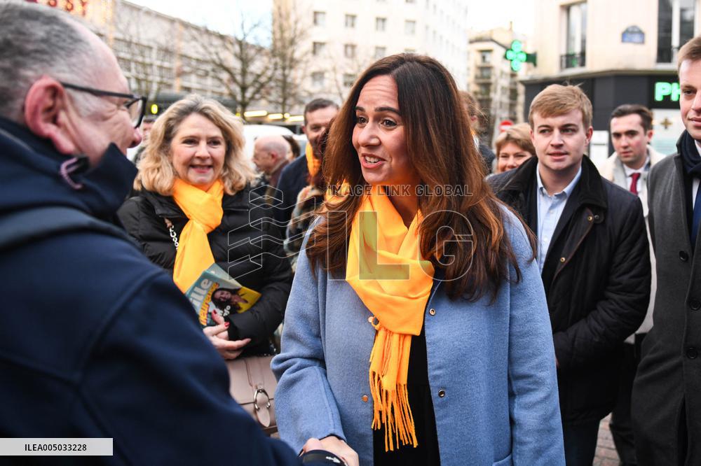 Sarah Knafo At Passy Market - Paris