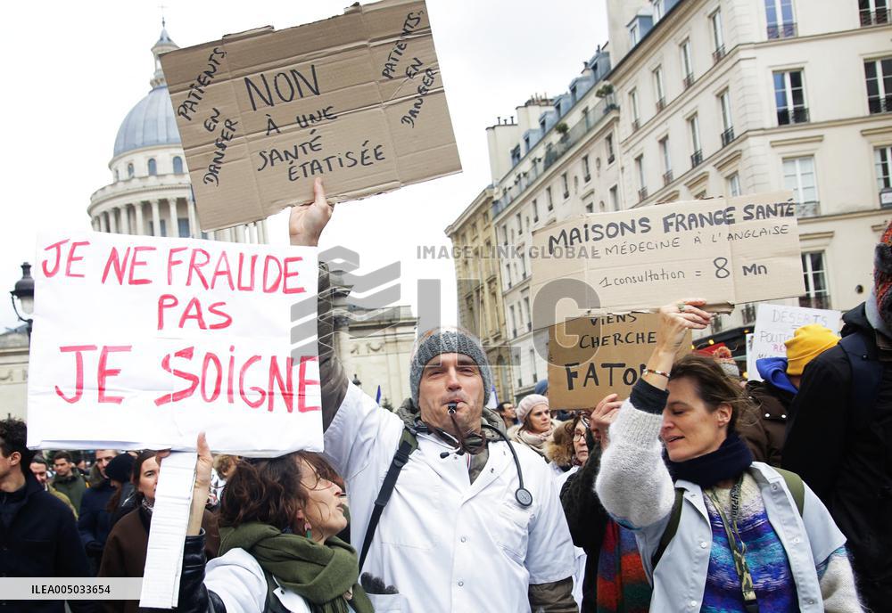 Doctors Protest - Paris