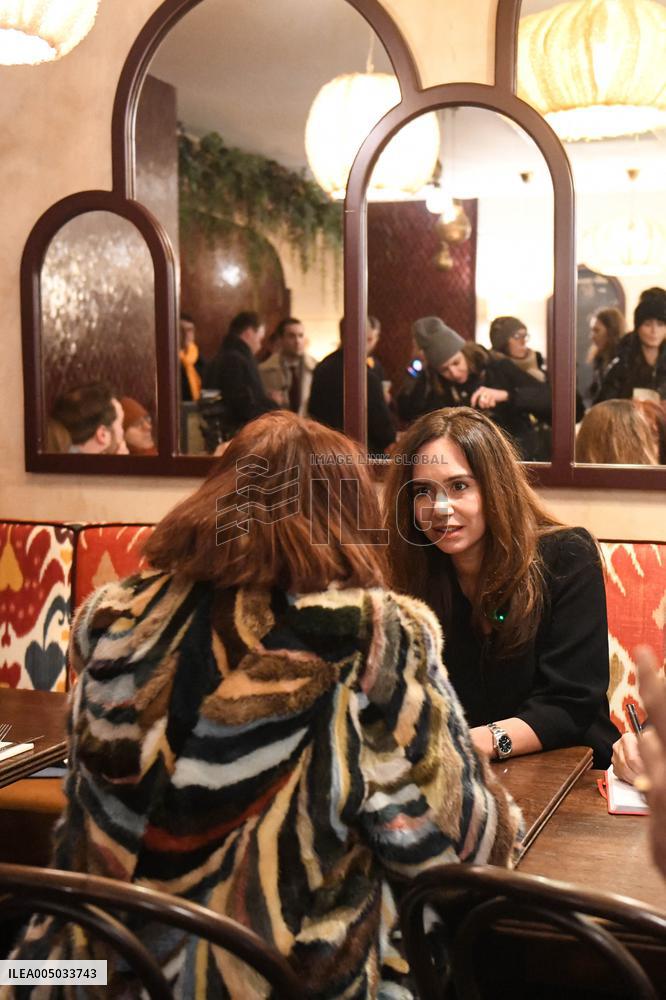 Sarah Knafo Meets Parisians At Cafe - Paris