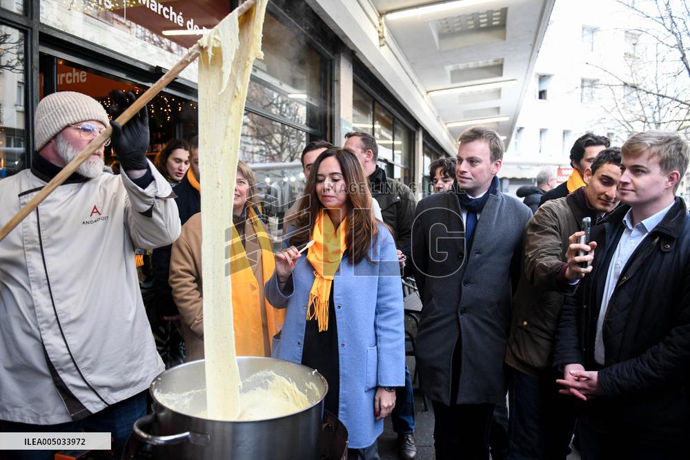 Sarah Knafo At Passy Market - Paris