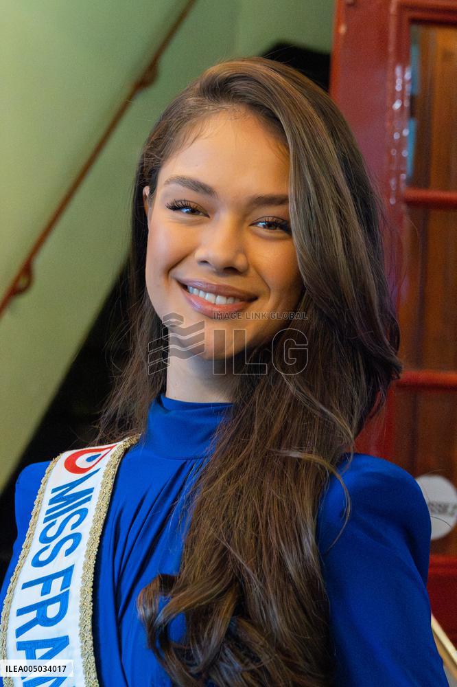 Stephane Rolland Event At Bouglione Winter Circus