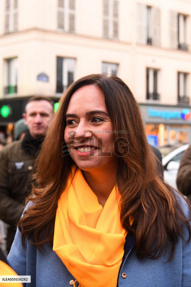 Sarah Knafo At Passy Market - Paris