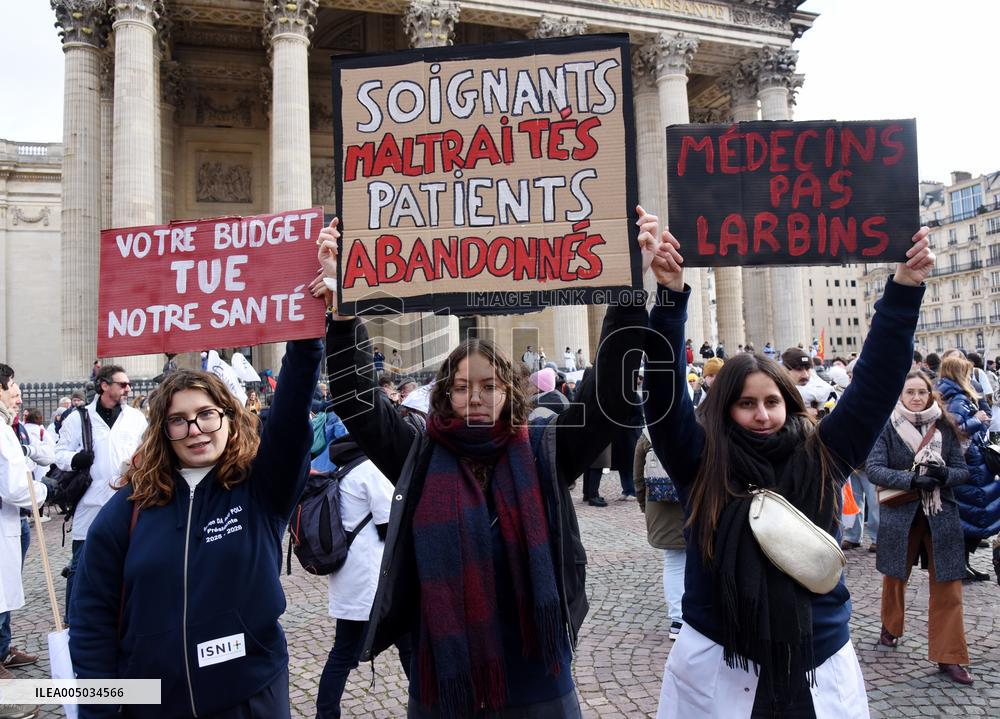 Liberal Doctors Demonstration - Paris