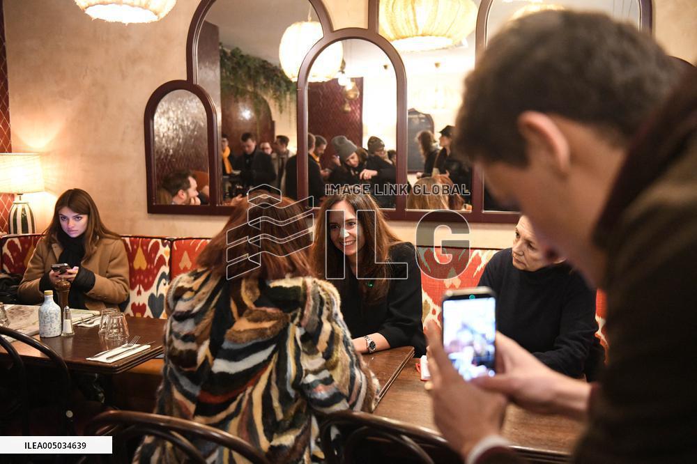 Sarah Knafo Meets Parisians At Cafe - Paris