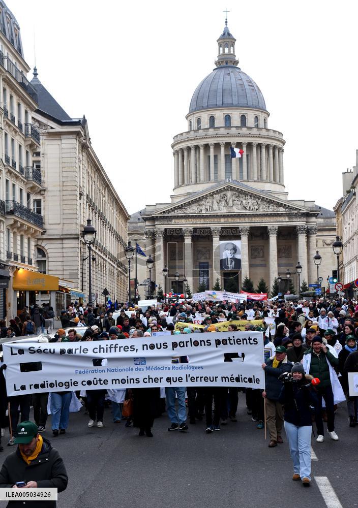 Liberal Doctors Demonstration - Paris