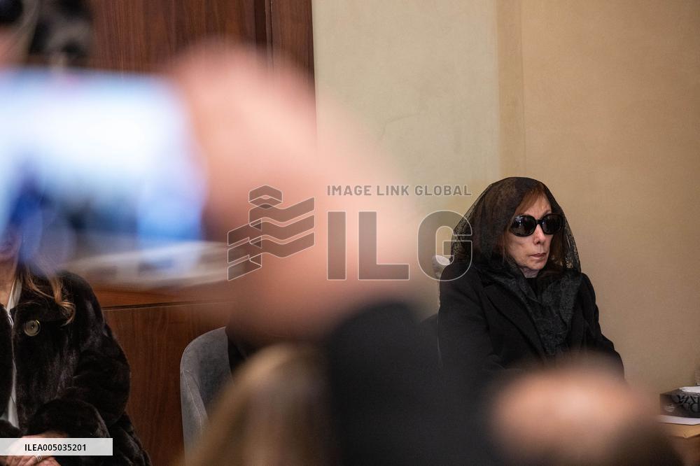 Rare Appearance Of Lebanese Singer Fayrouz At Her Son s Funeral - Bikfaya