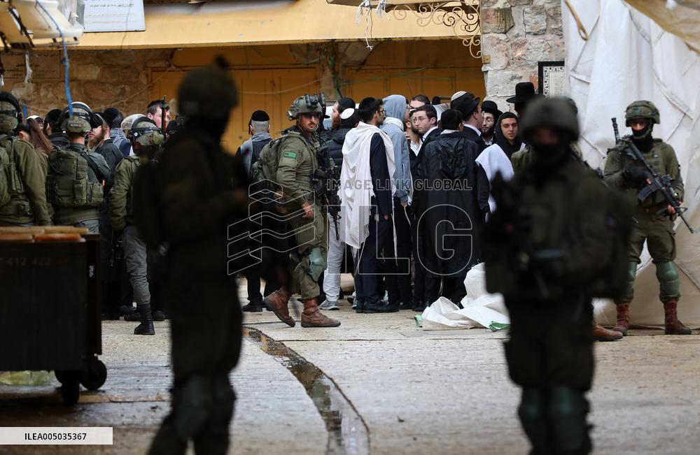 Israeli Forces Secure Streets - Hebron