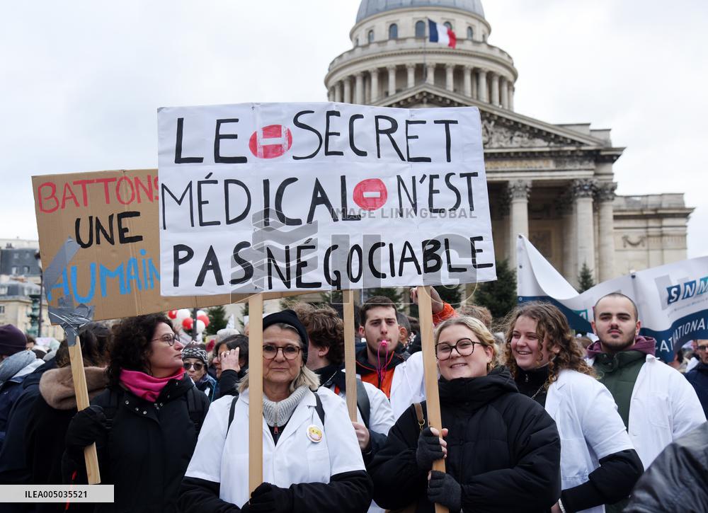 Liberal Doctors Demonstration - Paris