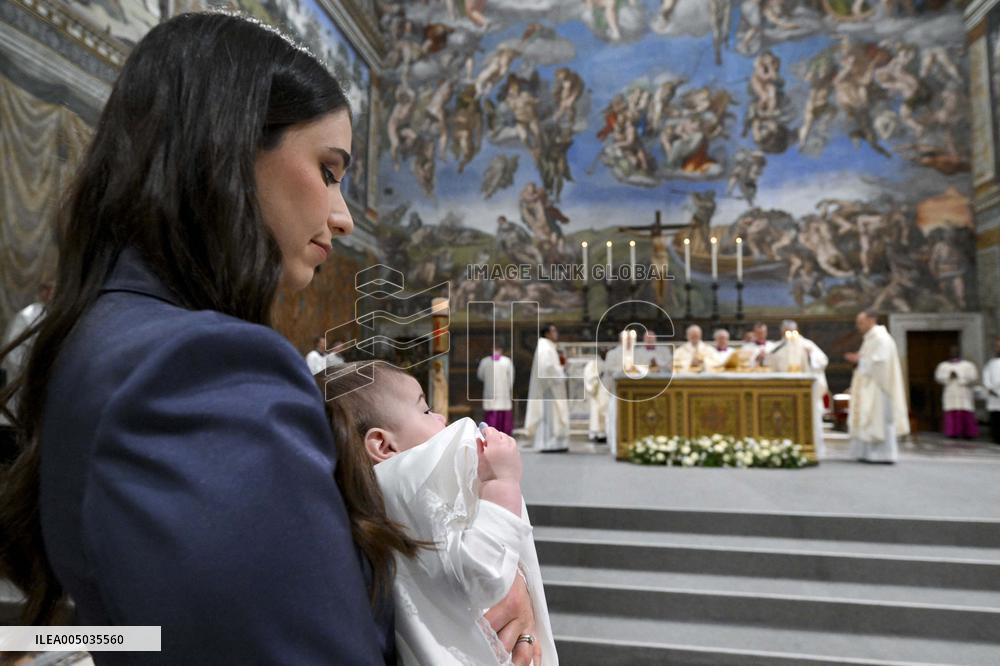 Pope Leo XIV baptizes 20 children In the Sistine Chapel - Vatican