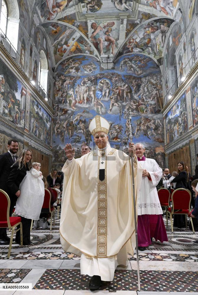 Pope Leo XIV baptizes 20 children In the Sistine Chapel - Vatican
