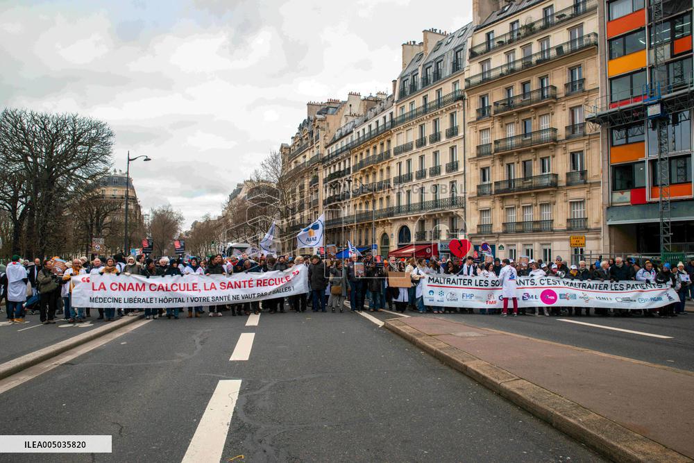 Doctors Protest Against Health Reform - Paris