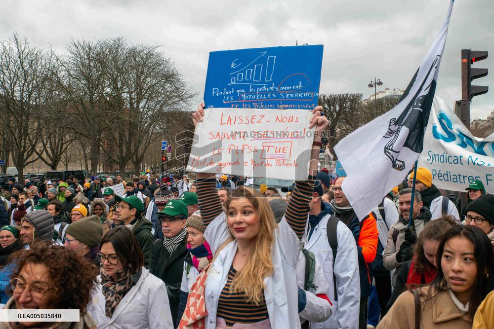 Doctors Protest Against Health Reform - Paris