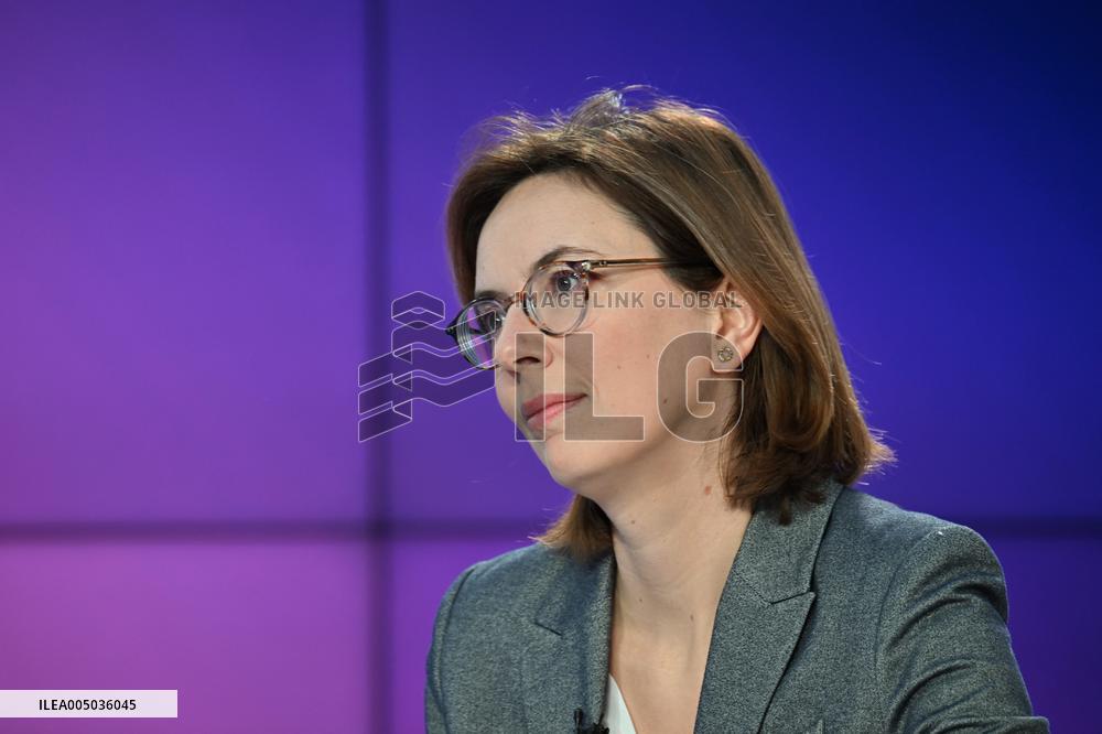 Amelie de Montchalin On Dimanche En Politique - Paris