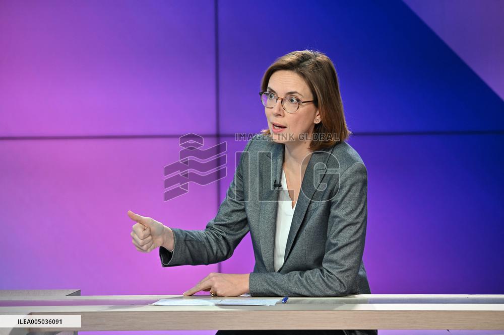 Amelie de Montchalin On Dimanche En Politique - Paris