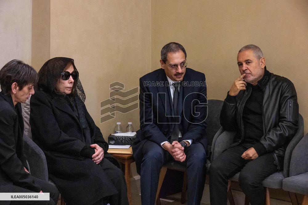 Rare Appearance Of Lebanese Singer Fayrouz At Her Son s Funeral - Bikfaya