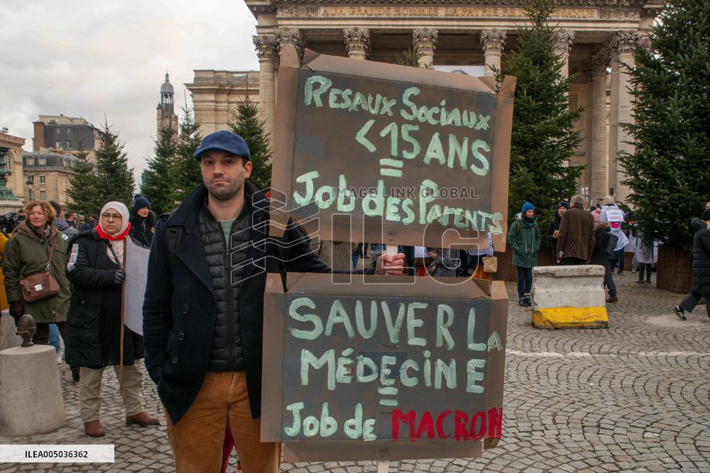 Doctors Protest Against Health Reform - Paris