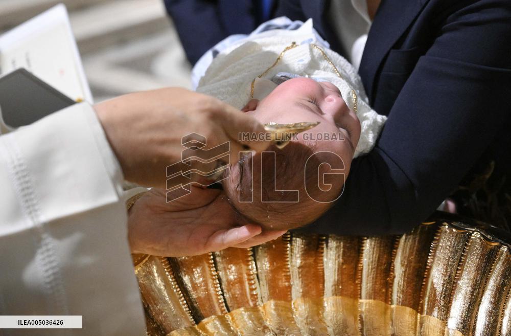 Pope Leo XIV baptizes 20 children In the Sistine Chapel - Vatican