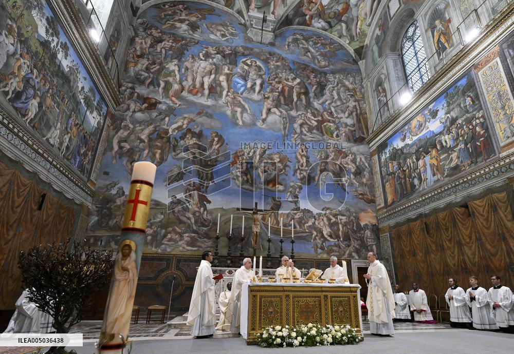 Pope Leo XIV baptizes 20 children In the Sistine Chapel - Vatican