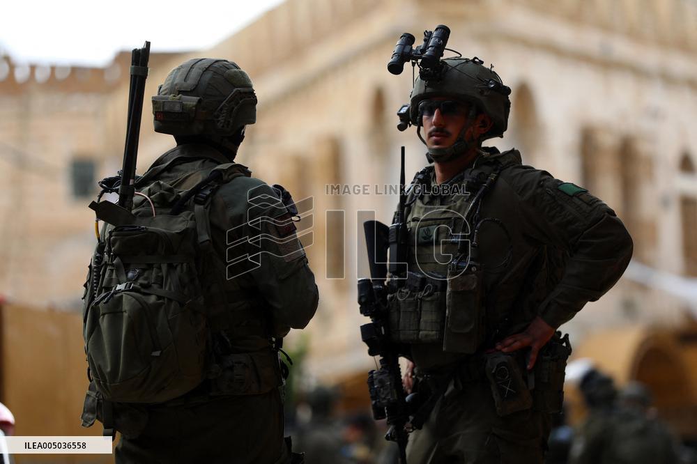 Israeli Forces Secure Streets - Hebron