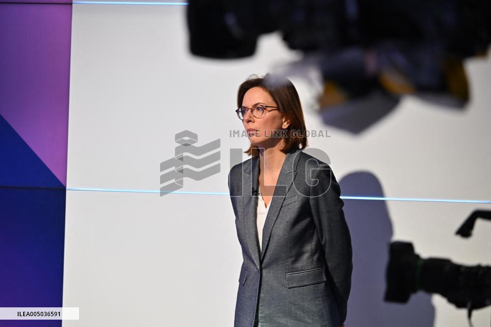 Amelie de Montchalin On Dimanche En Politique - Paris