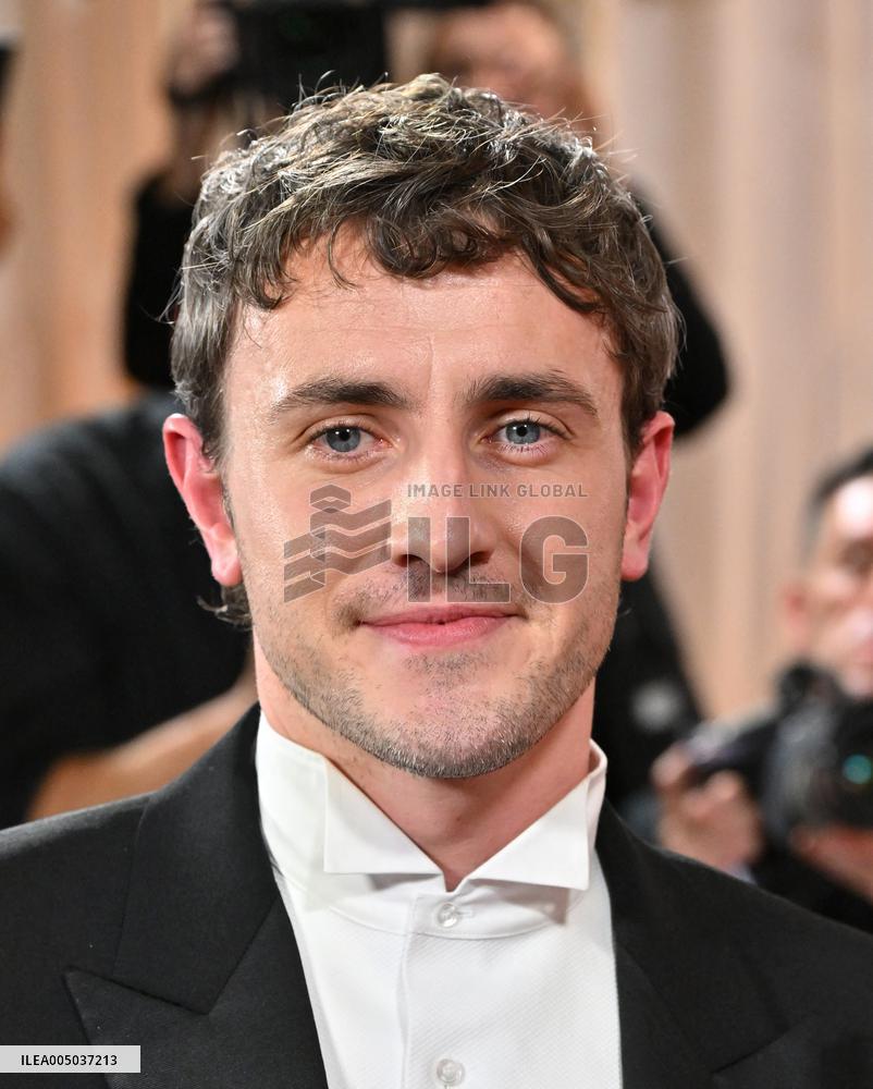 83rd Annual Golden Globes - Arrivals