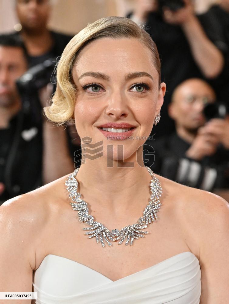 83rd Annual Golden Globes - Arrivals