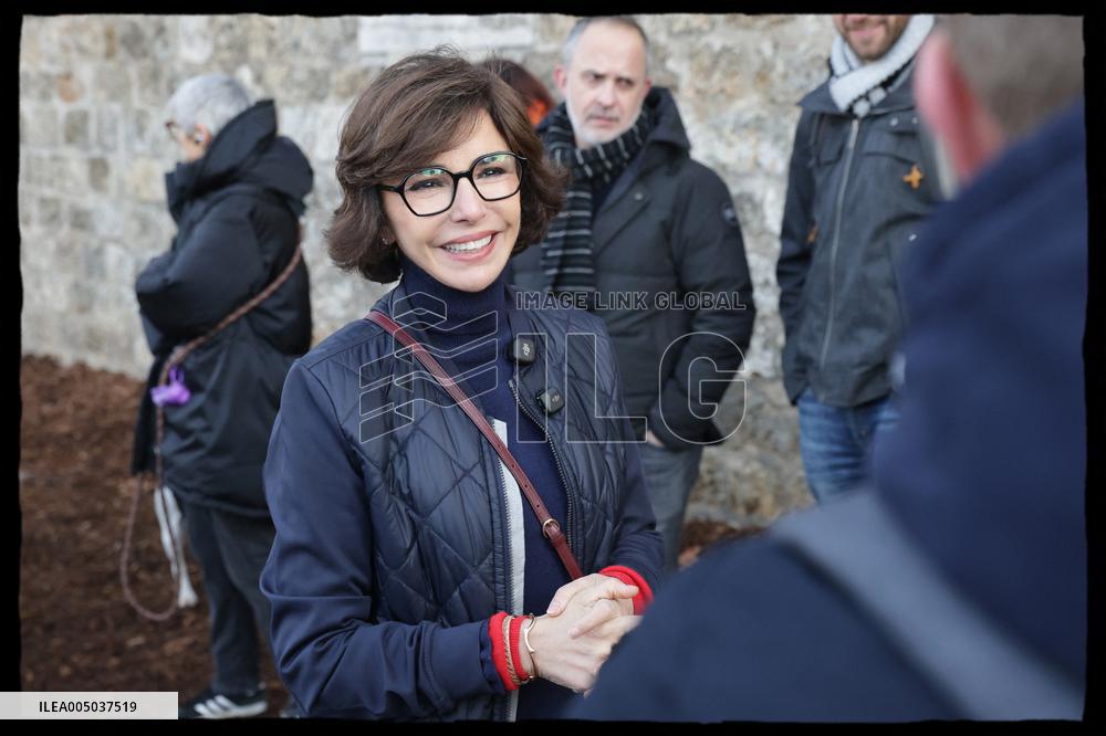 Exclusive - Dog Wellness Spaces in Paris With Rachida Dati - Paris