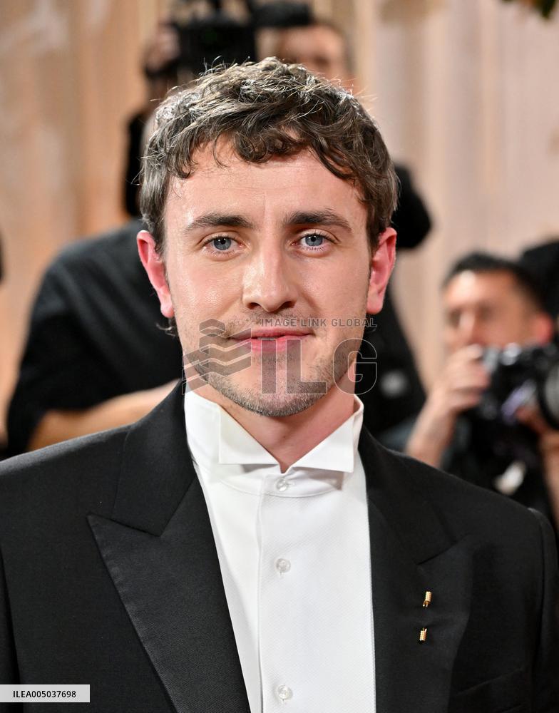 83rd Annual Golden Globes - Arrivals