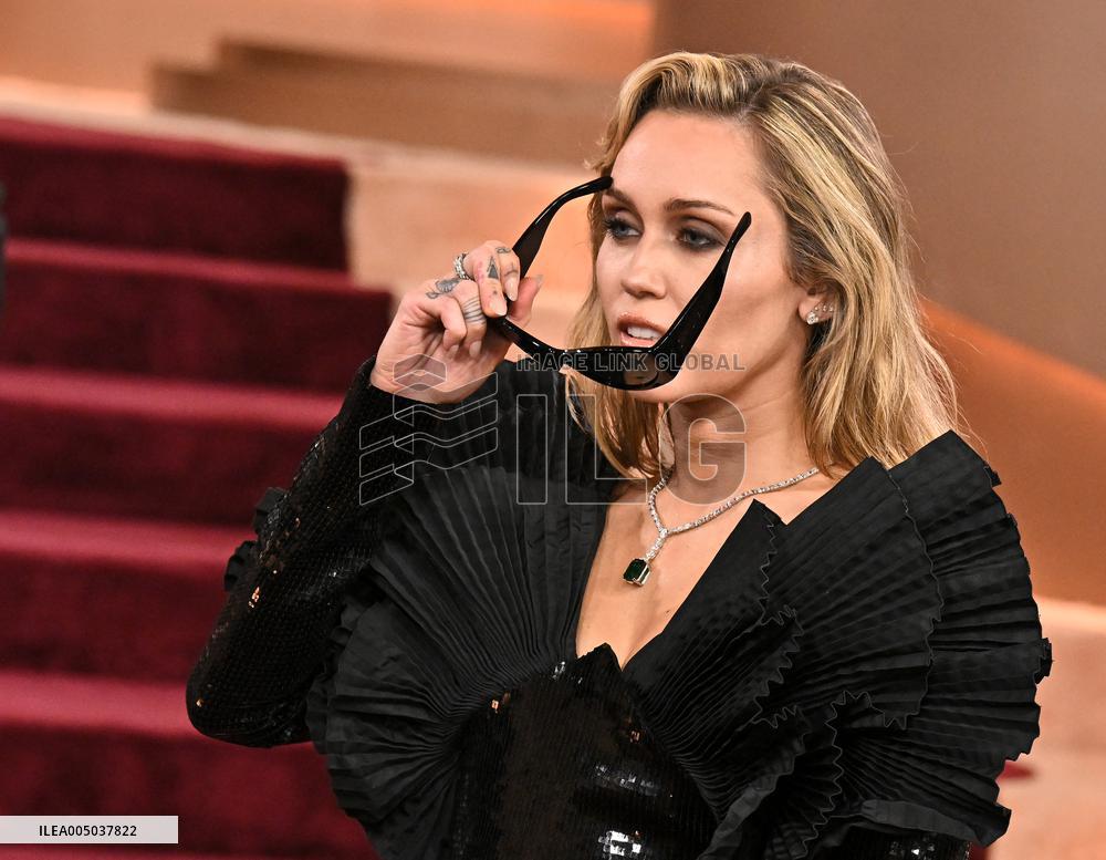83rd Annual Golden Globes - Arrivals