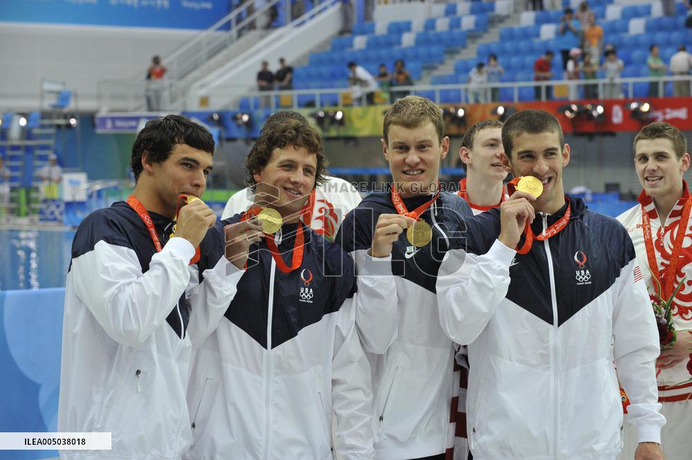 Ryan Lochte Sells Three Gold Medals to Finance His Divorce