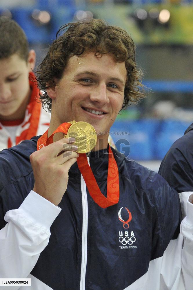 Ryan Lochte Sells Three Gold Medals to Finance His Divorce