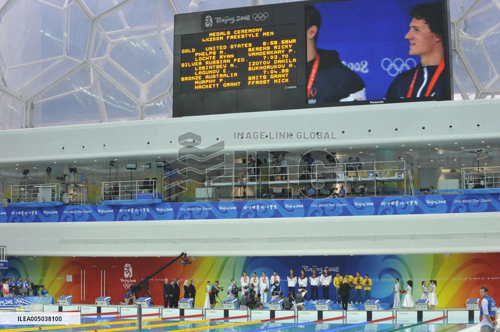 Ryan Lochte Sells Three Gold Medals to Finance His Divorce