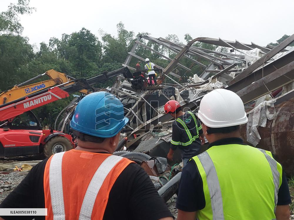 Death Toll in Central Philippine Landfill Collapse Climbs to 6