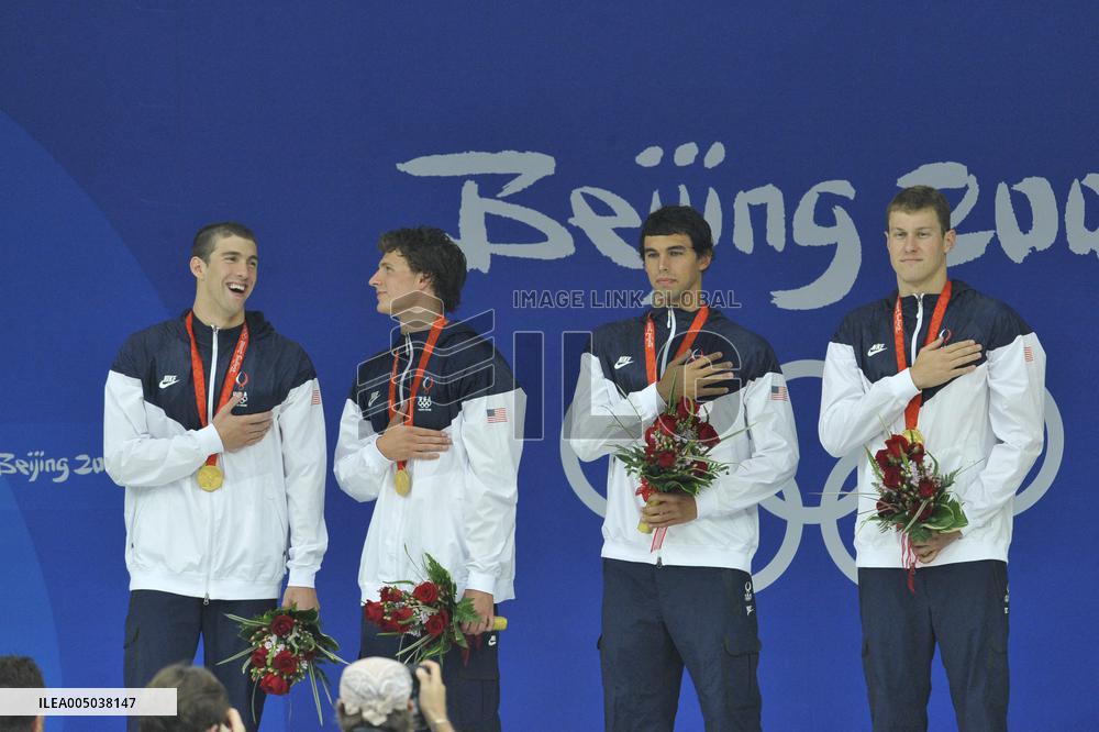 Ryan Lochte Sells Three Gold Medals to Finance His Divorce