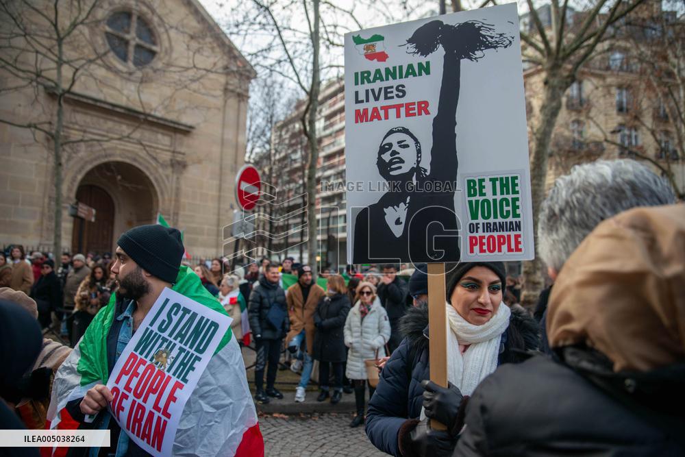 Rally in Support of The Protest in Iran - Paris