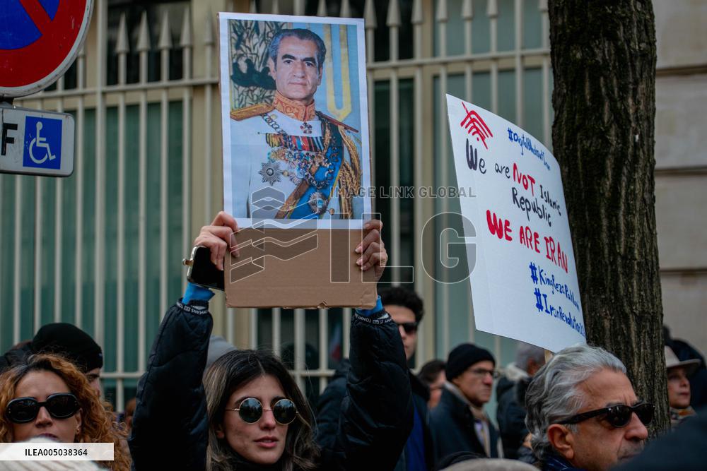 Rally in Support of The Protest in Iran - Paris