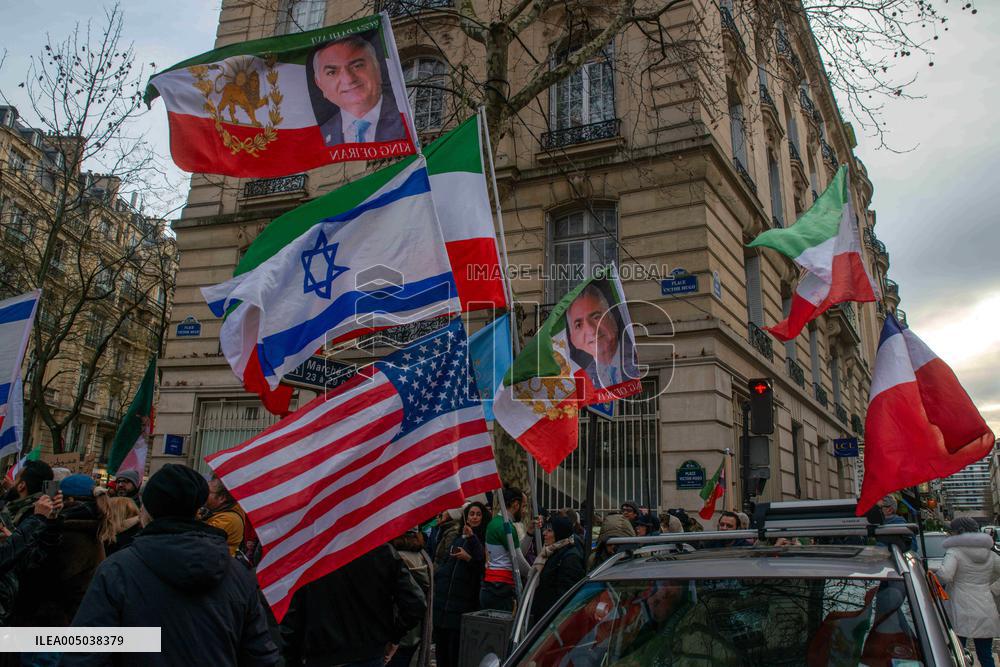 Rally in Support of The Protest in Iran - Paris