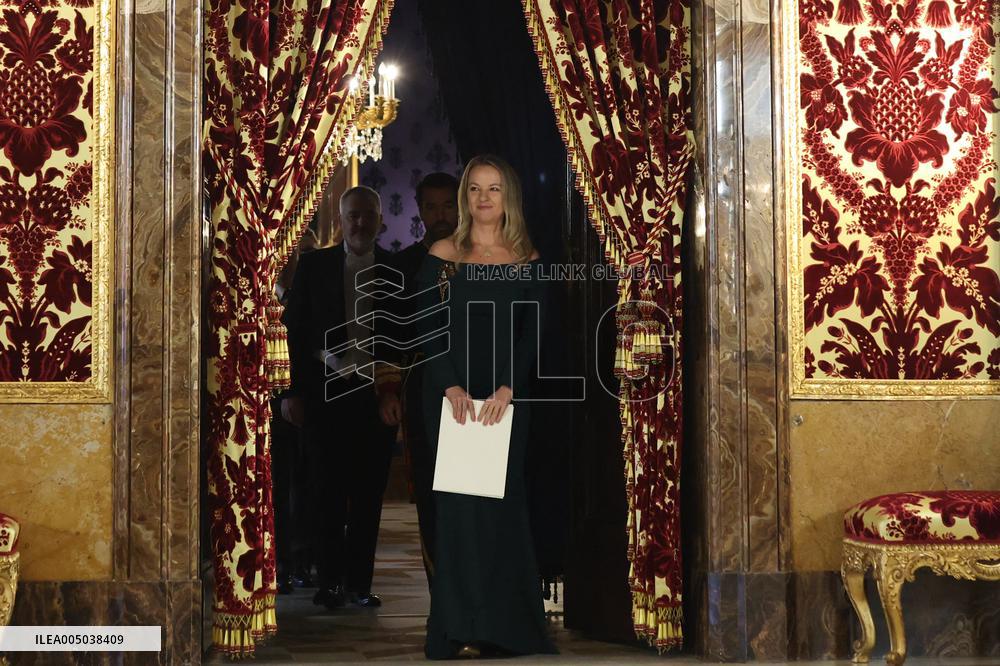 The King Receives the Letters of Credence of The New Ambassadors - Madrid