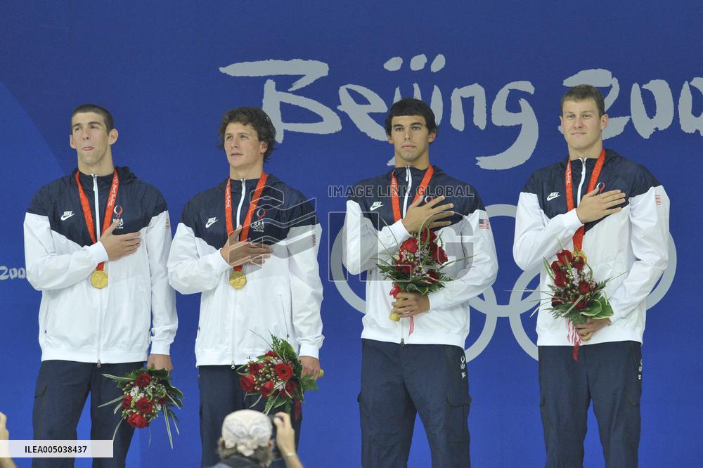 Ryan Lochte Sells Three Gold Medals to Finance His Divorce