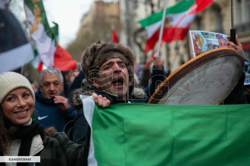 Rally in Support of The Protest in Iran - Paris