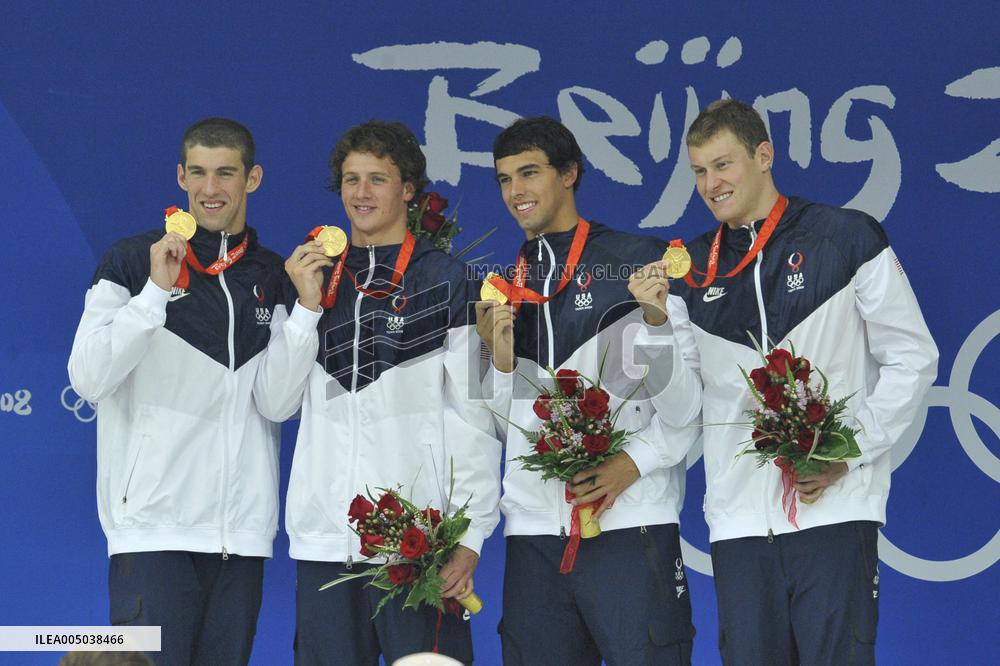 Ryan Lochte Sells Three Gold Medals to Finance His Divorce