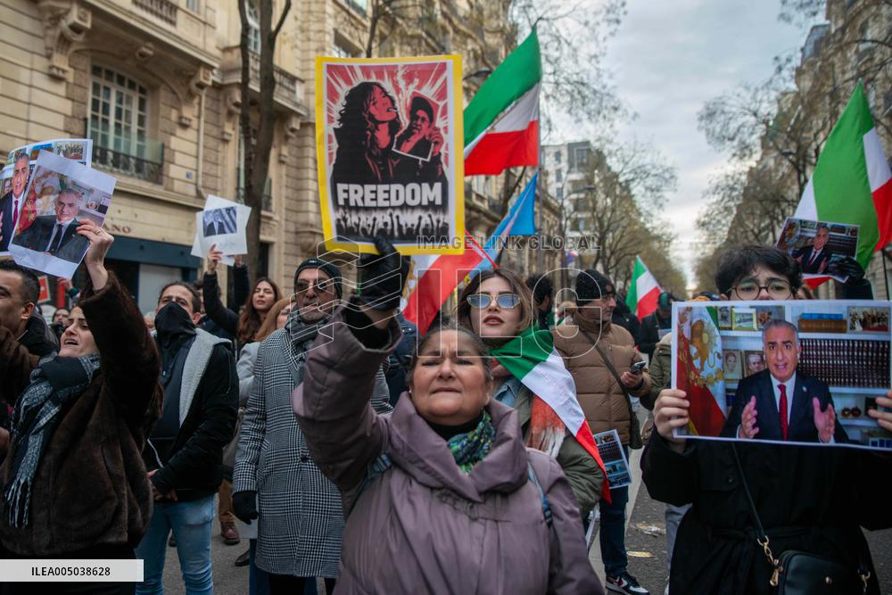 Rally in Support of The Protest in Iran - Paris