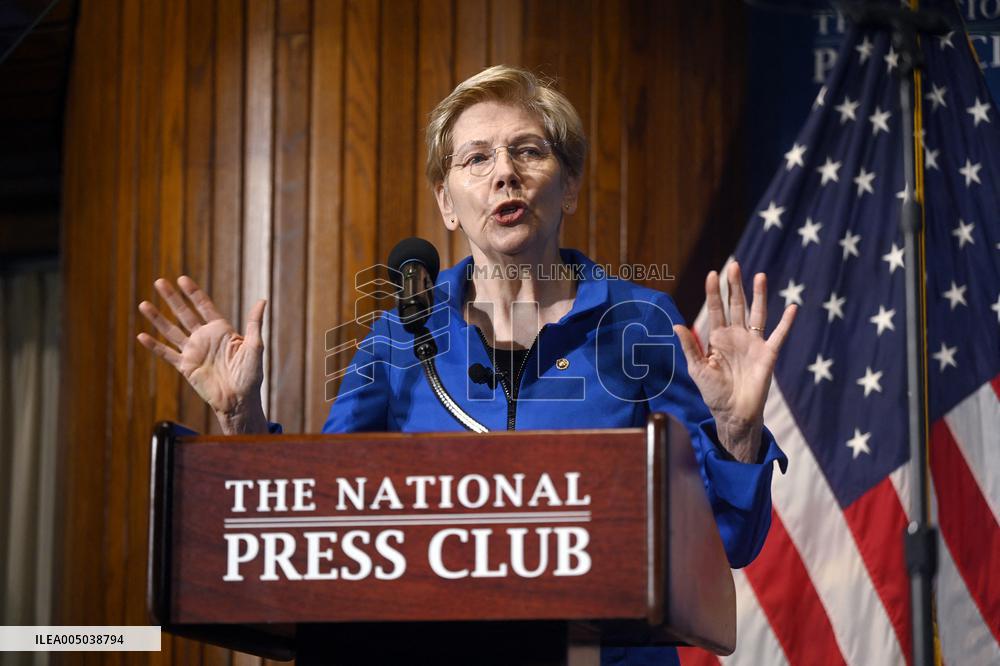 Senator Elizabeth Warren delivers speech on future of Democrats