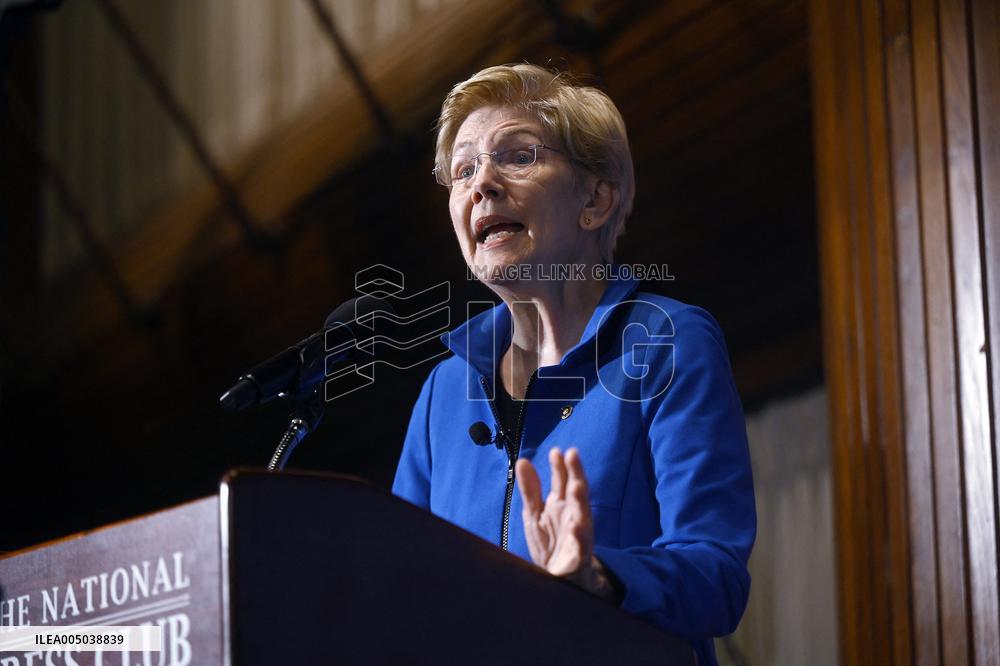 Senator Elizabeth Warren delivers speech on future of Democrats