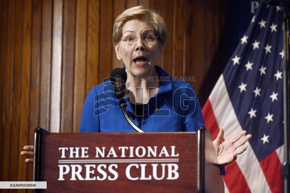 Senator Elizabeth Warren delivers speech on future of Democrats