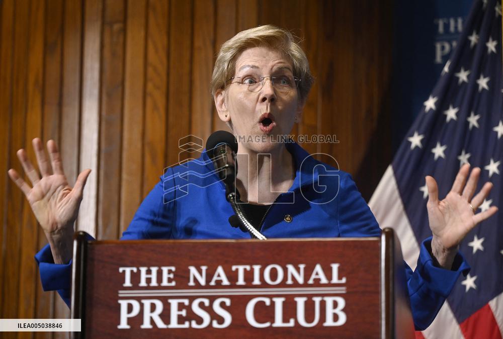 Senator Elizabeth Warren delivers speech on future of Democrats