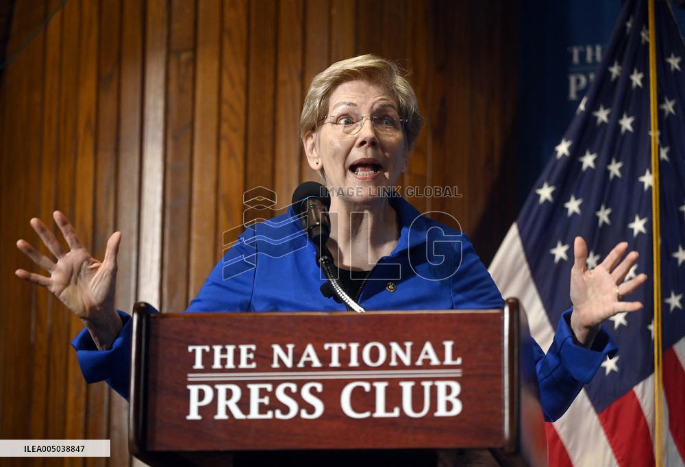 Senator Elizabeth Warren delivers speech on future of Democrats