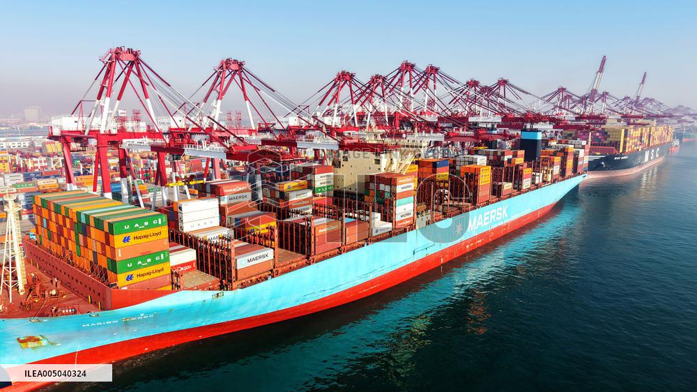 Qingdao Port Foreign Trade Containers
