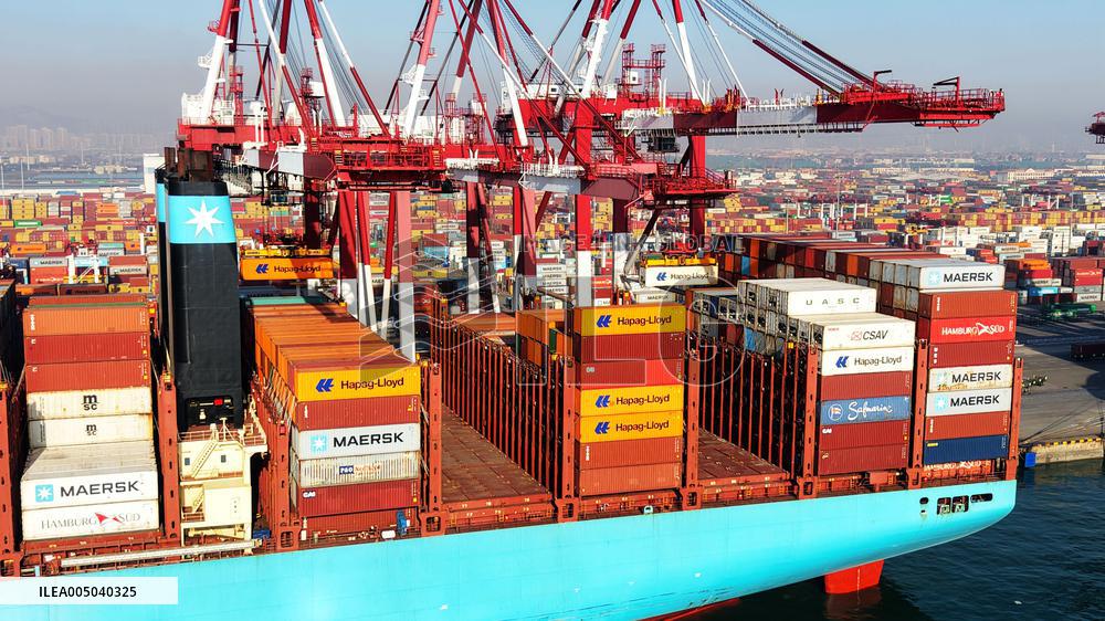 Qingdao Port Foreign Trade Containers