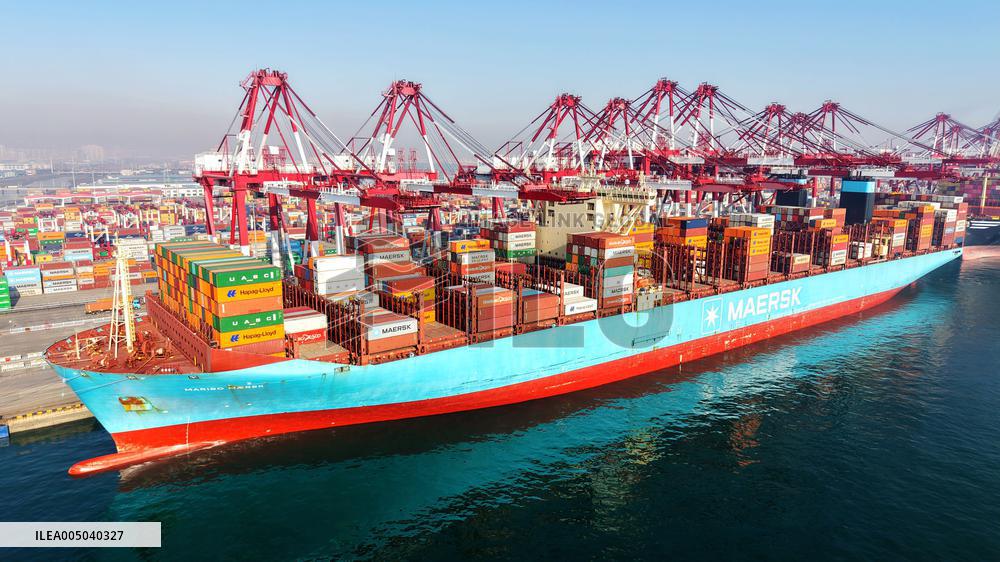 Qingdao Port Foreign Trade Containers